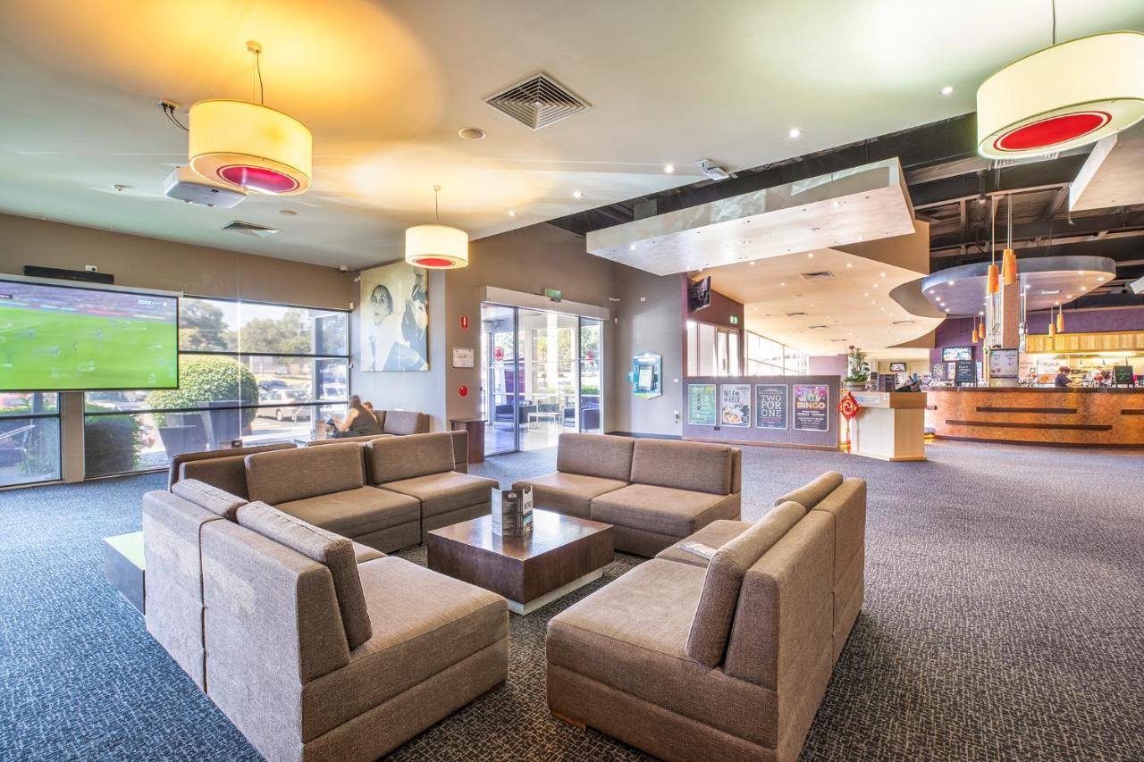Nightcap At Sandown Park Hotel Noble Park Экстерьер фото