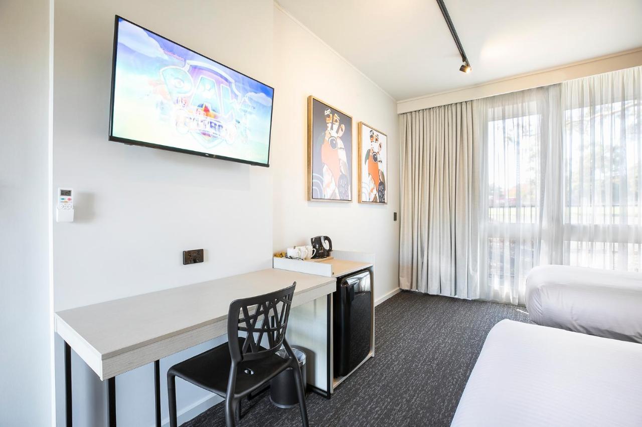 Nightcap At Sandown Park Hotel Noble Park Экстерьер фото