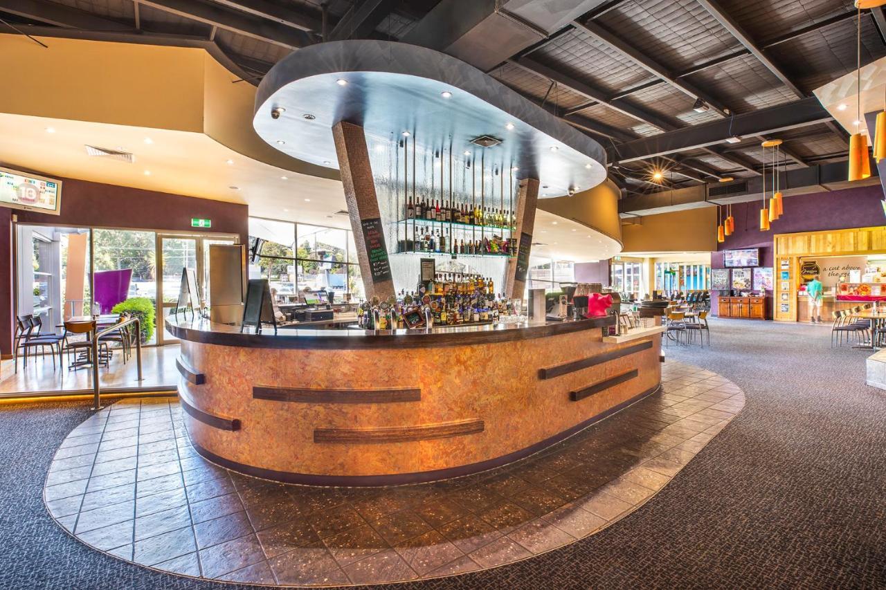 Nightcap At Sandown Park Hotel Noble Park Экстерьер фото