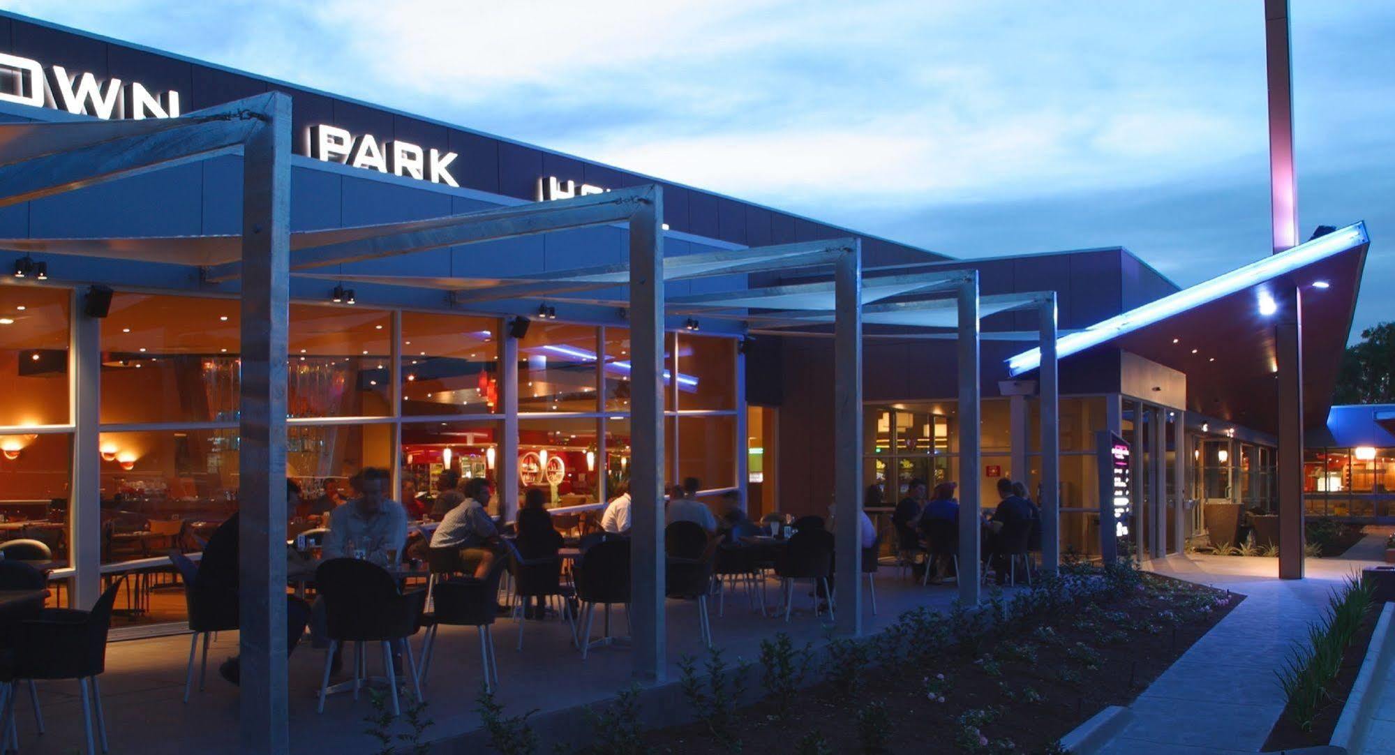Nightcap At Sandown Park Hotel Noble Park Экстерьер фото