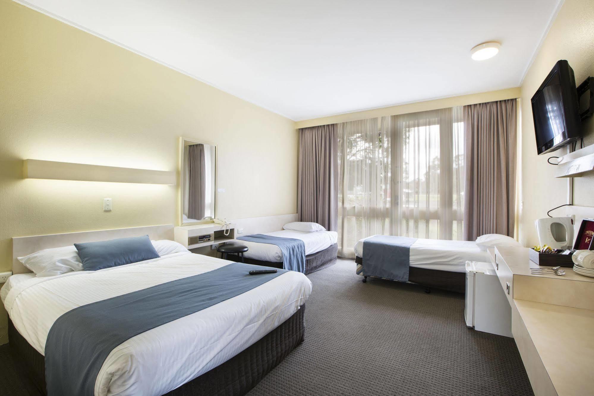 Nightcap At Sandown Park Hotel Noble Park Экстерьер фото