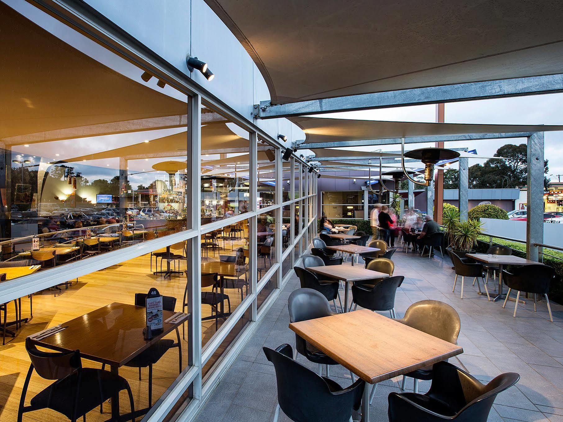 Nightcap At Sandown Park Hotel Noble Park Экстерьер фото